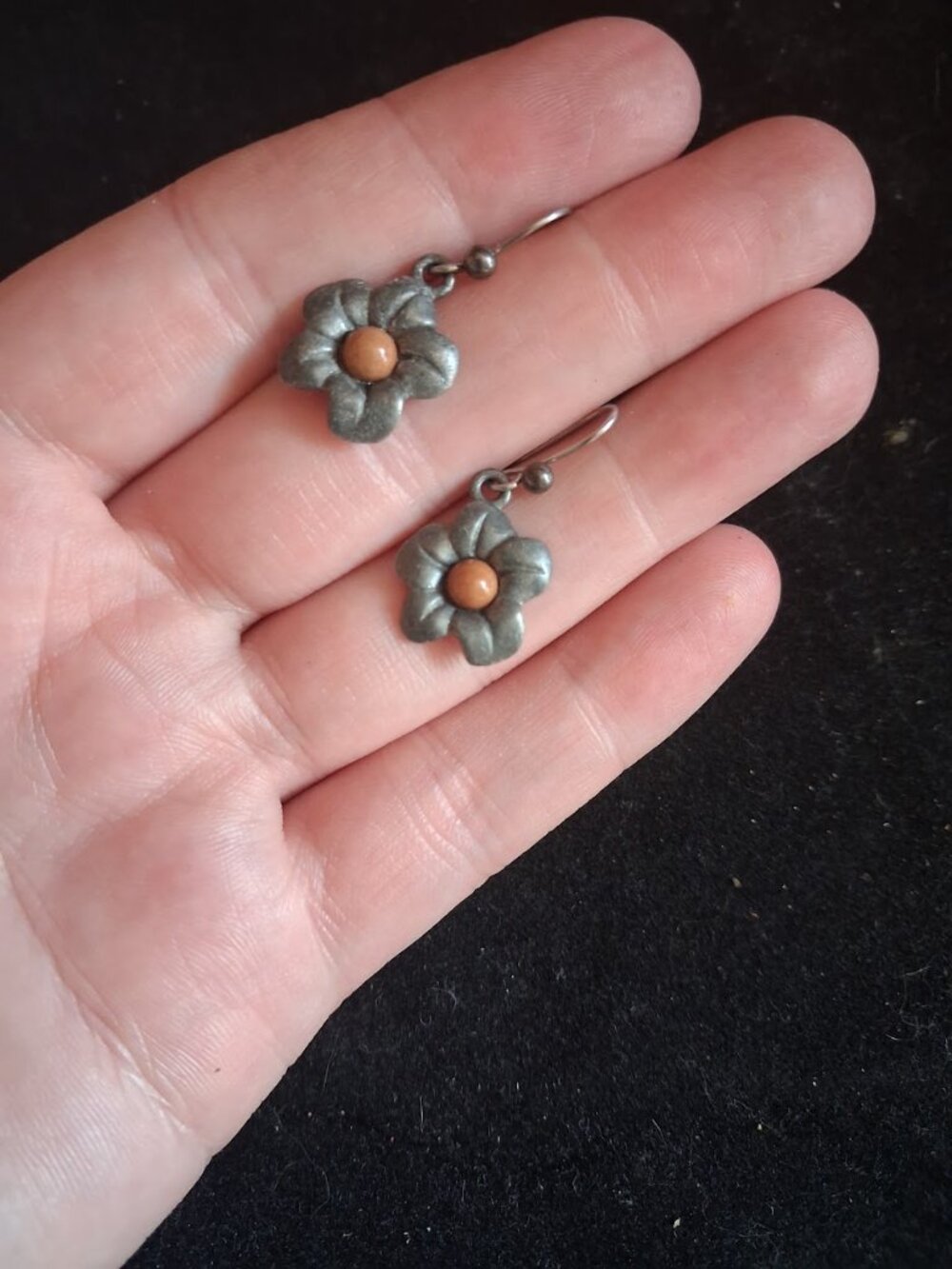 Dainty flower dangle earrings